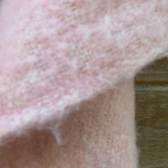 Soft fluffy Torrid scarf/wrap - Picture 6 of 6